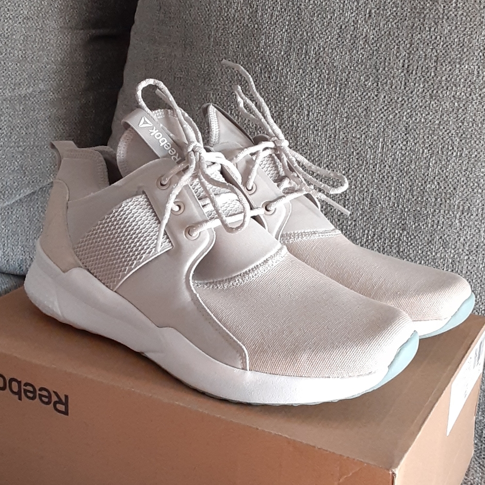 WOMEN REEBOK GURESU 1.0 SIZE 9